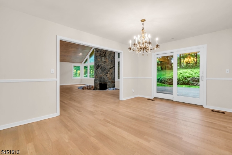 10 Saddle Hill Rd