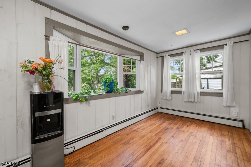 526 Grand Ave