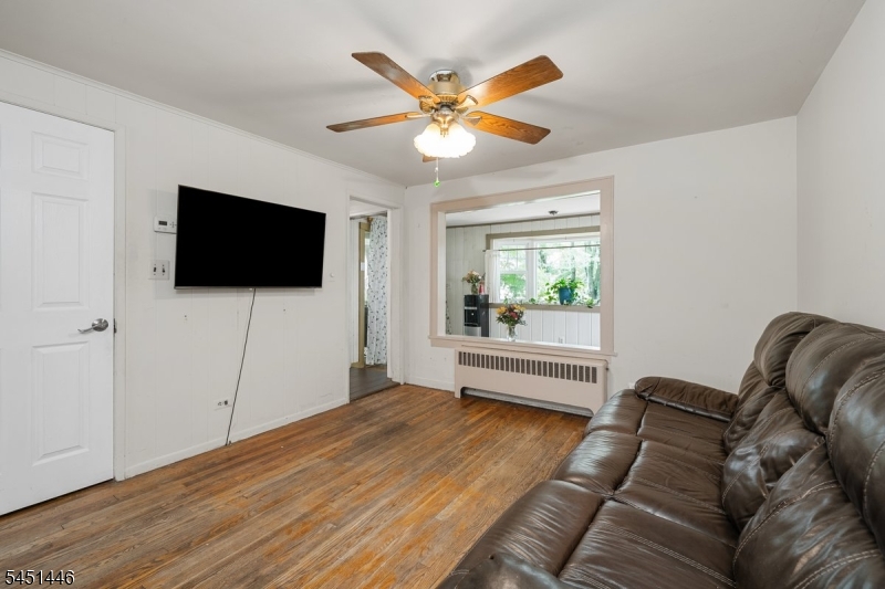 526 Grand Ave