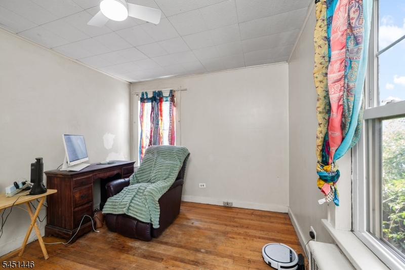 526 Grand Ave