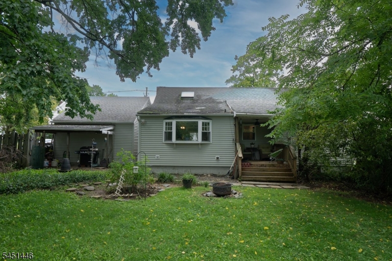 526 Grand Ave