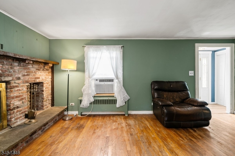 526 Grand Ave