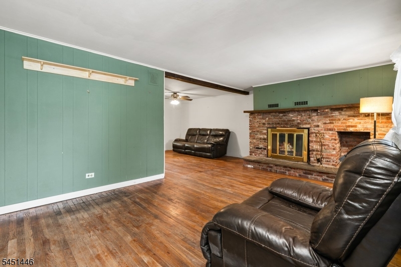 526 Grand Ave