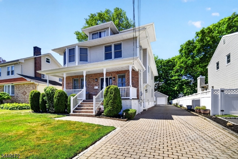 123 Gibson Blvd