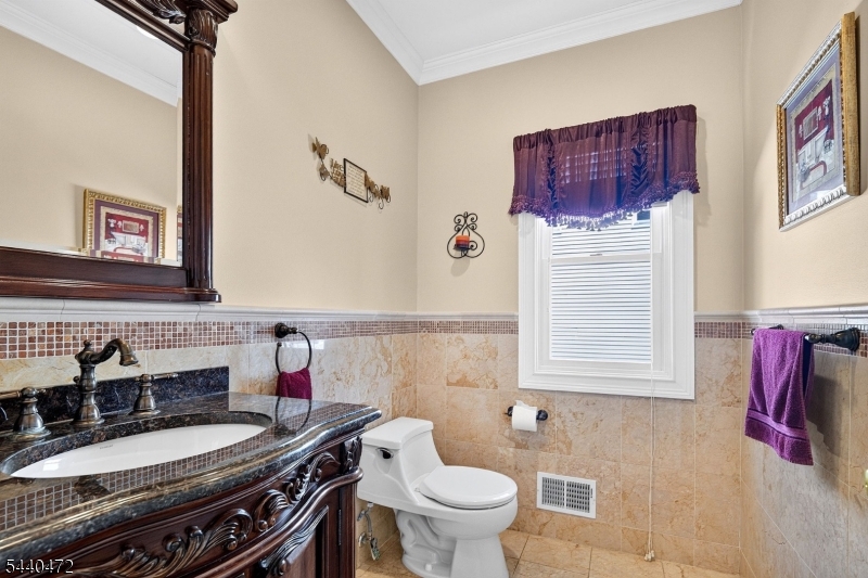 123 Gibson Blvd
