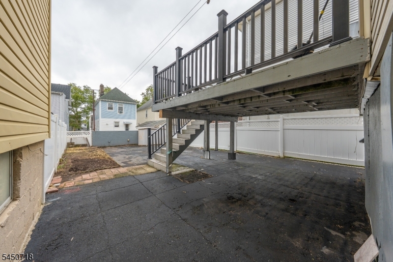 352 Forest St
