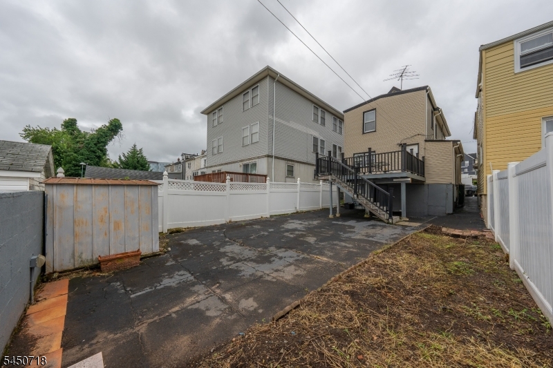 352 Forest St