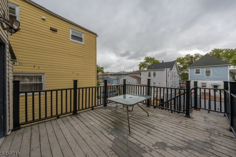 352 Forest St