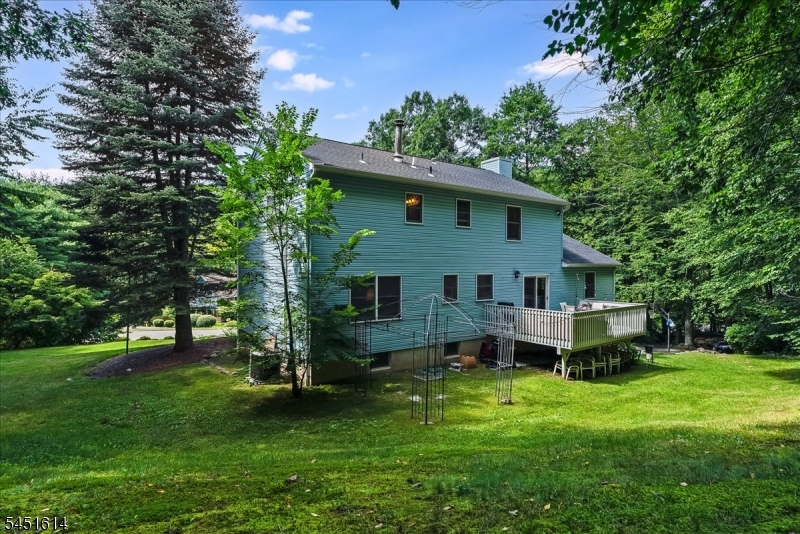 14 Pudding Stone Ln
