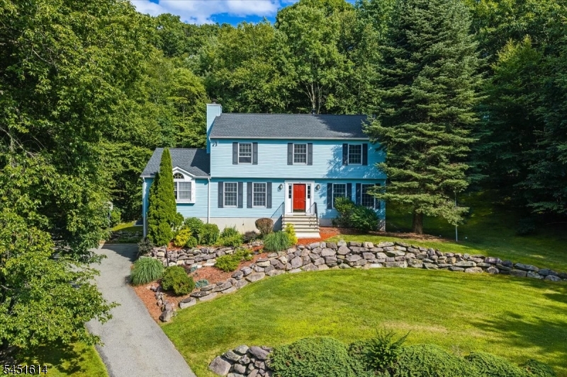 14 Pudding Stone Ln