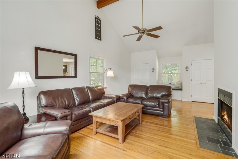 14 Pudding Stone Ln