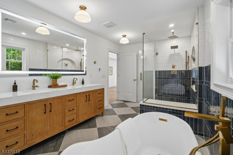 31 Verona Rd