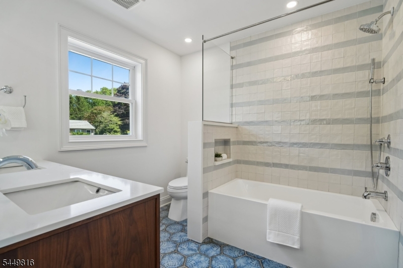 31 Verona Rd