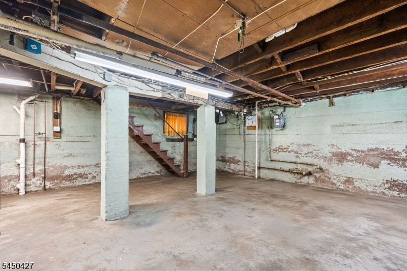 6 Enfield Ave