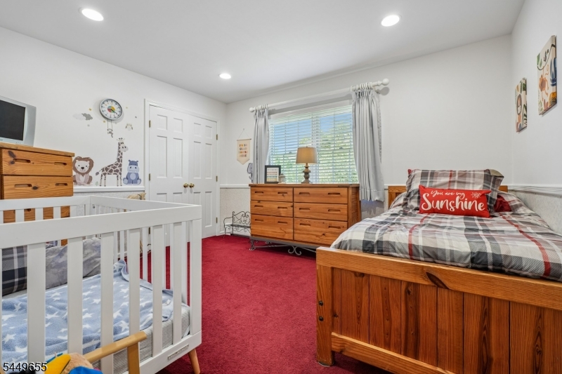 9 Pitcairn Dr