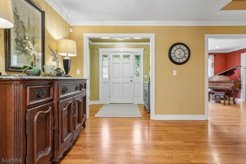 9 Pitcairn Dr