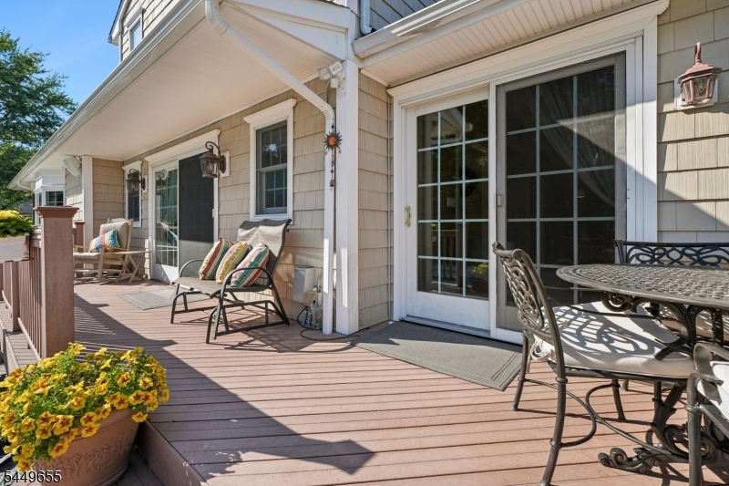 9 Pitcairn Dr