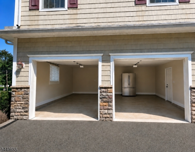 9 Pitcairn Dr