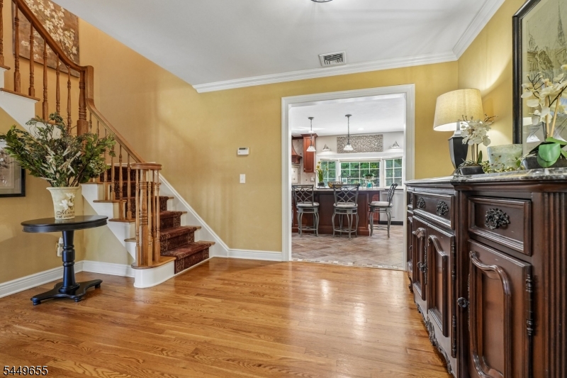 9 Pitcairn Dr