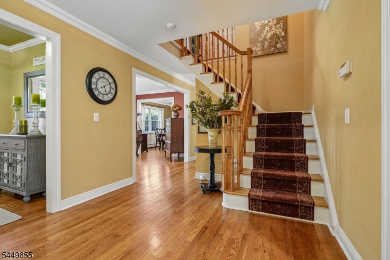 9 Pitcairn Dr