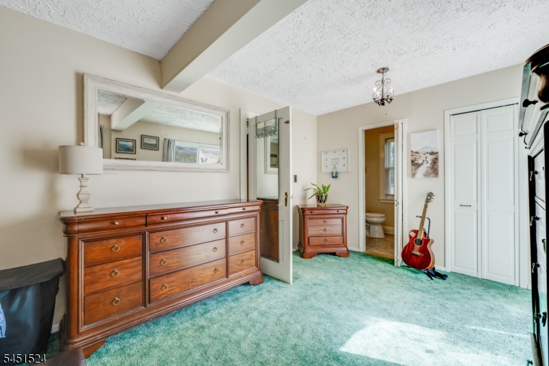 1 Westview Ave