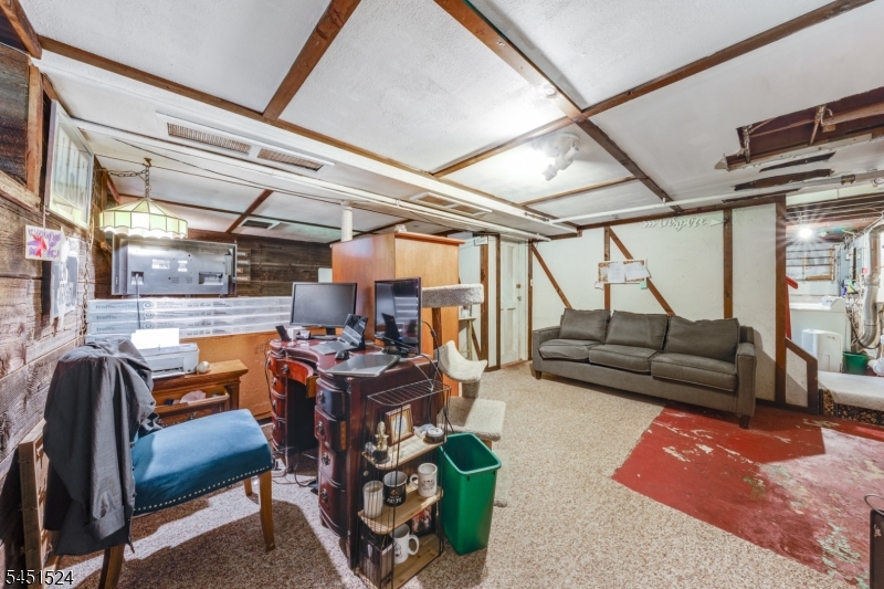 1 Westview Ave