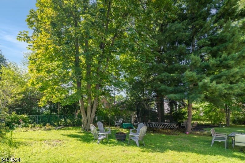 1 Westview Ave