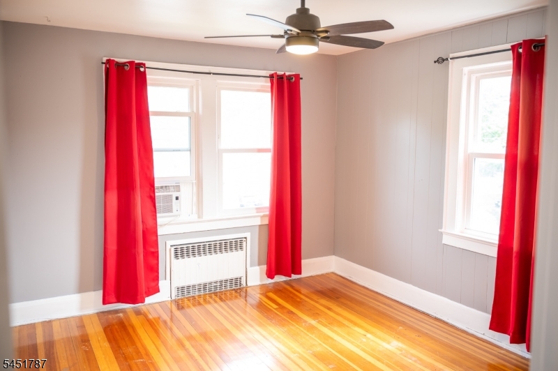40 E Lincoln Ave