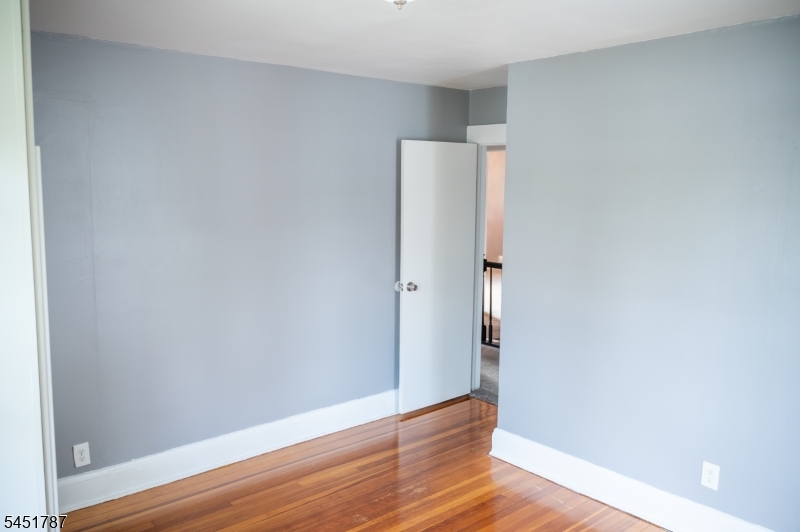40 E Lincoln Ave