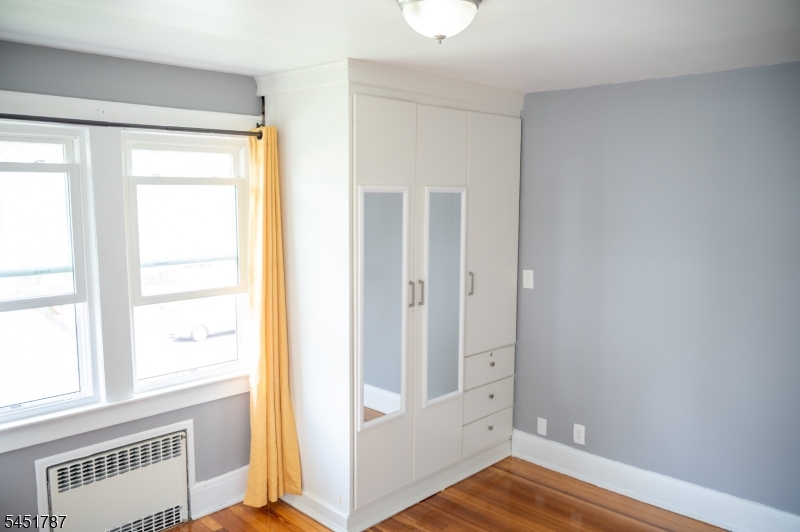 40 E Lincoln Ave