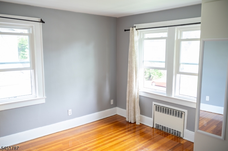 40 E Lincoln Ave