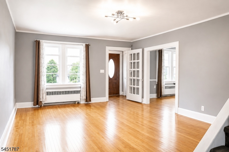 40 E Lincoln Ave