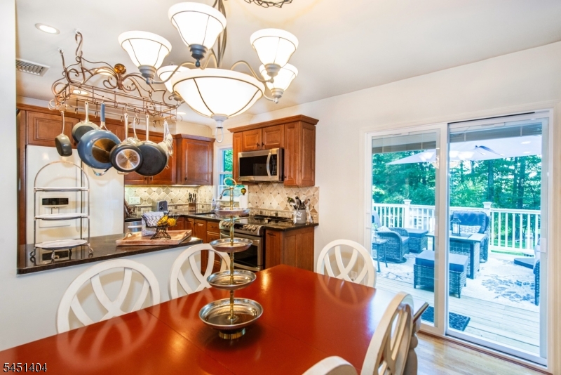103 Cayuga Ave