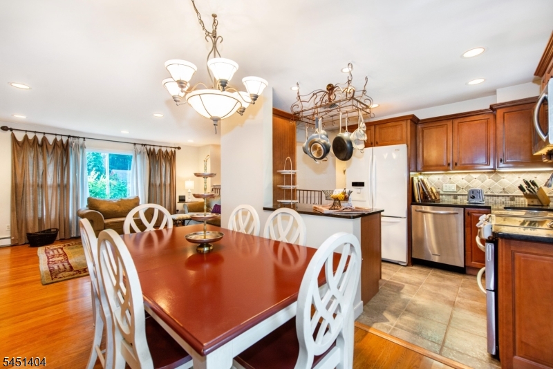 103 Cayuga Ave