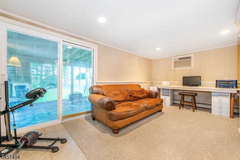 103 Cayuga Ave