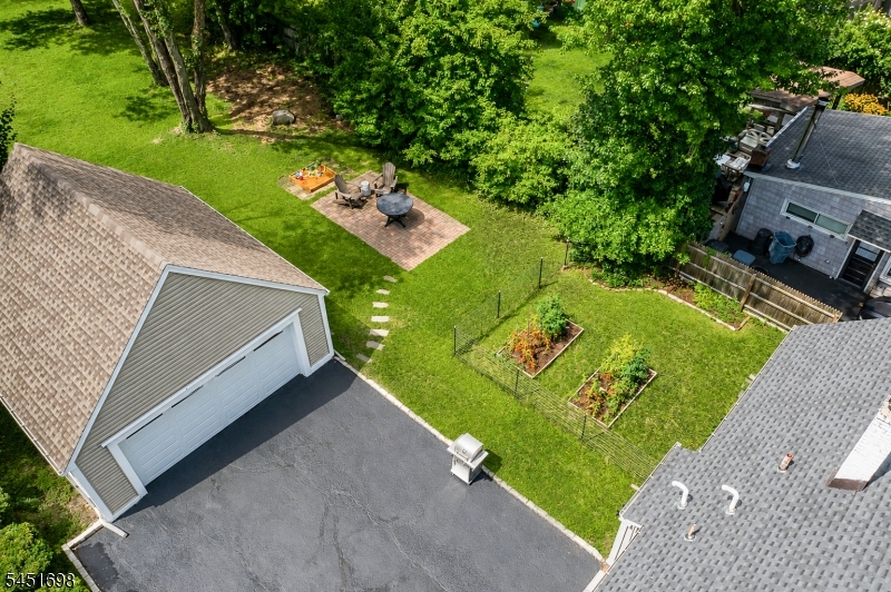 52 Delmore Ave