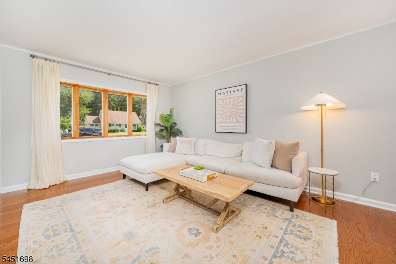 52 Delmore Ave