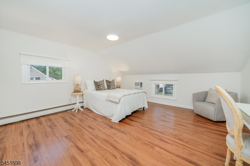 52 Delmore Ave
