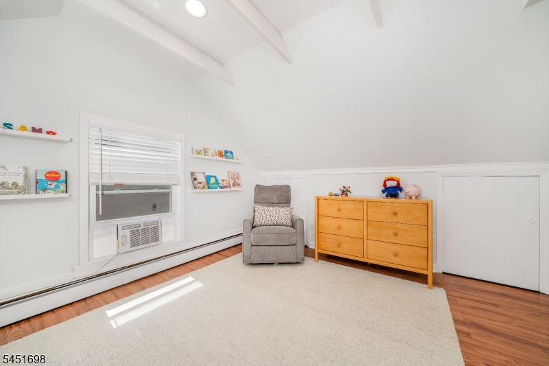 52 Delmore Ave