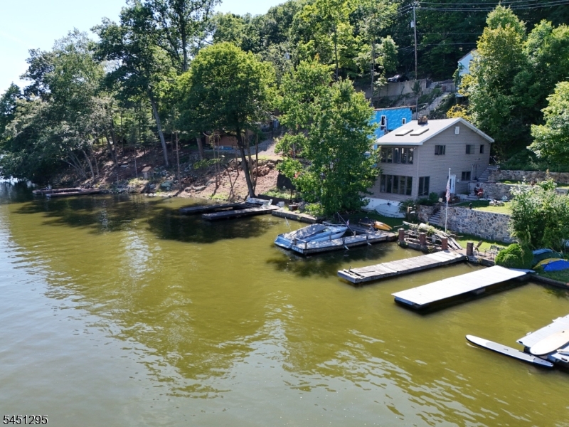 151 Hudson Ave