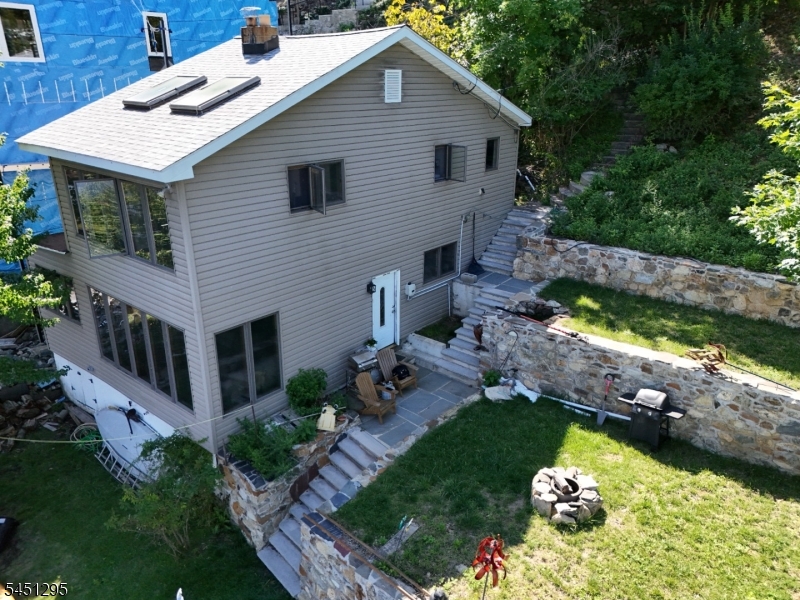 151 Hudson Ave