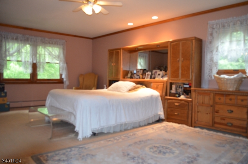 1 Glenbrook Ct