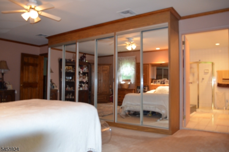 1 Glenbrook Ct
