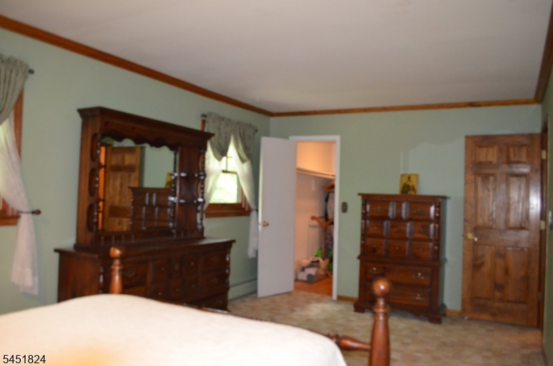 1 Glenbrook Ct
