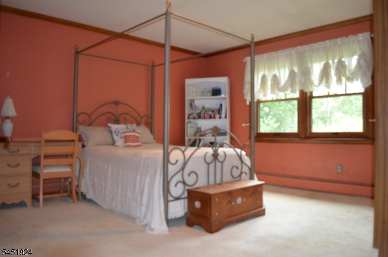 1 Glenbrook Ct