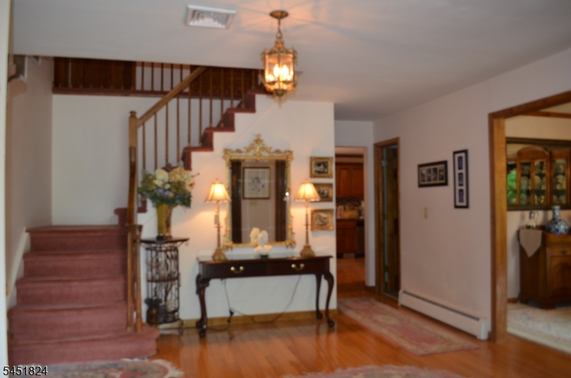 1 Glenbrook Ct