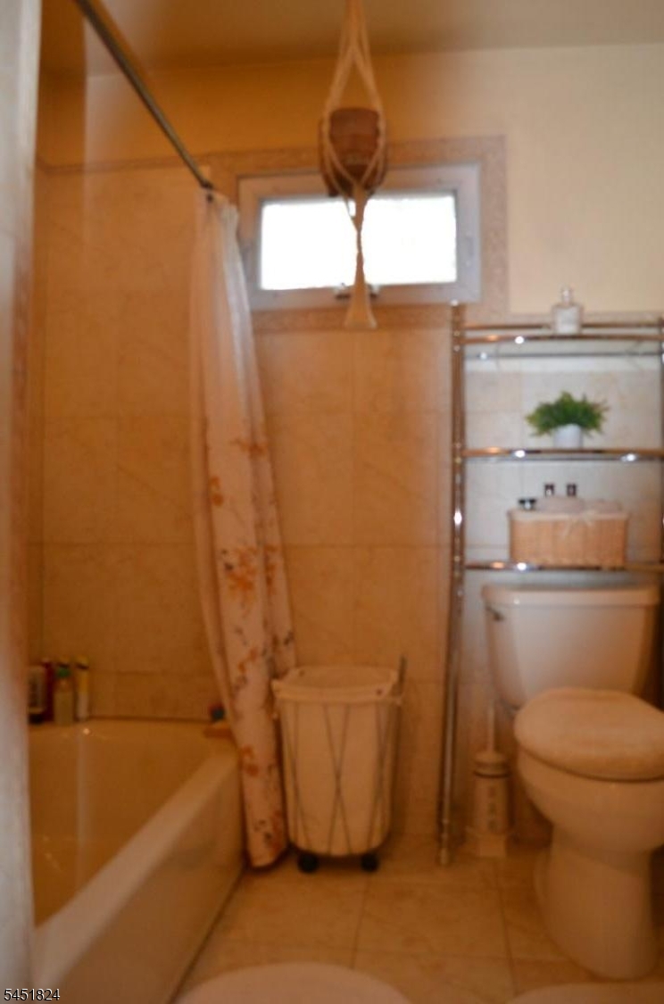 1 Glenbrook Ct