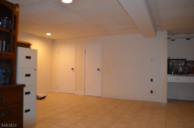 1 Glenbrook Ct