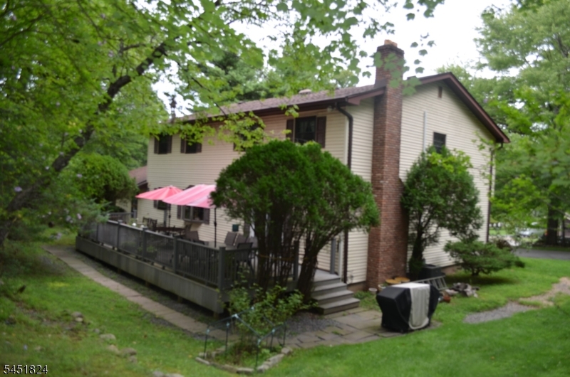 1 Glenbrook Ct
