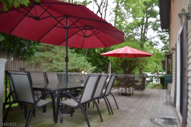 1 Glenbrook Ct